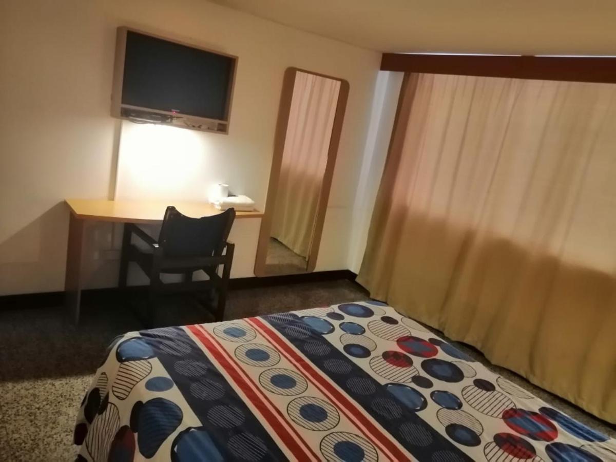Hotel Del Oeste Cali Dış mekan fotoğraf